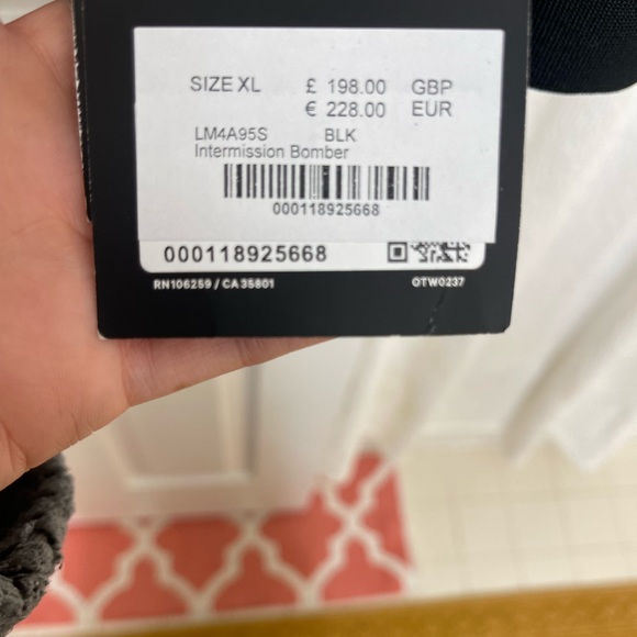 Lululemon Black Bomber XL - Picture 5 of 8